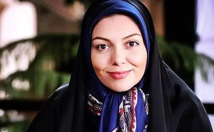 سنگ قبر آزاده نامداری