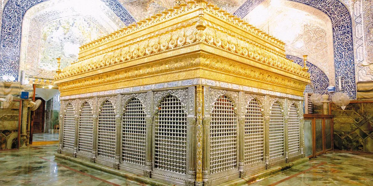 سنگ قبر امام علی کجاست و چه روایت‌ هایی درباره آن وجود دارد؟