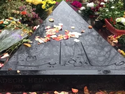بررسی سنگ قبر صادق هدایت و محل دفن در پاریس